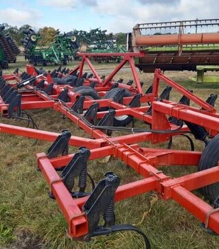 Культиватор Bush Hog, 10,6м, с пружинной бороной, б/у