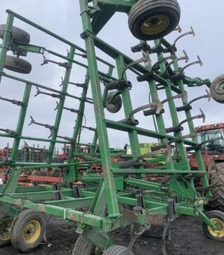Культиватор John Deere 2210, 10,7 м, з котками, б/в