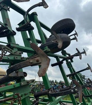 Культиватор John Deere 960, 9,6 м, з пружинною бороною, б/в
