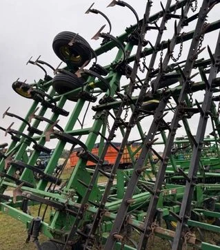 Культиватор John Deere 980, 11,2 м, с пальцевой бороной, б/у