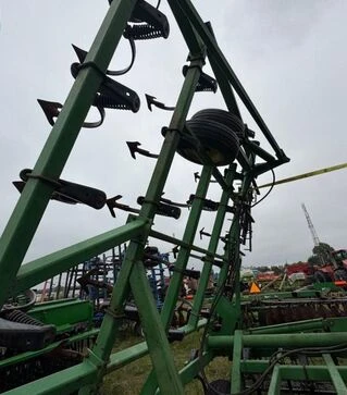 Культиватор John Deere 980, 11,2 м, с пальцевой бороной, б/у