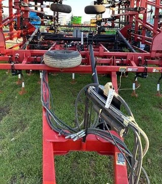 Культиватор CASE IH Tiger Mate, 14,7м, 2011 г.в, с пружинной бороной, б/у