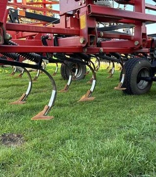Культиватор CASE IH Tiger Mate, 14,7м, 2011 г.в, с пружинной бороной, б/у