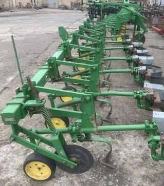 Культиватор просапний John Deere RM, міжряддя 70 см, б/в