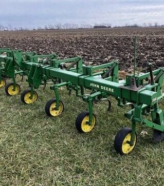 Культиватор просапний John Deere RM, міжряддя 70 см, б/в