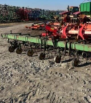 Культиватор пропашный John Deere RM, междурядья 75 см, б/у