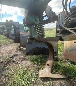 Культиватор просапний John Deere 8R, б/в