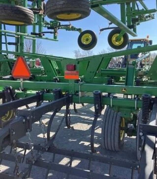Культиватор John Deere 2210, 16,2 м, 2009 р.в, б/в