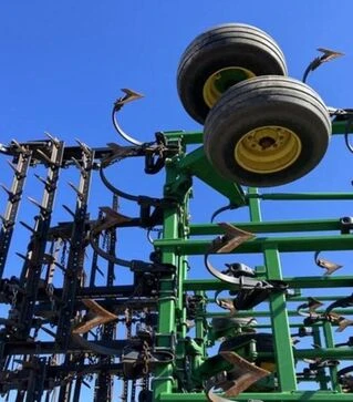 Культиватор John Deere 2210, 16,2 м, 2009 р.в, б/в