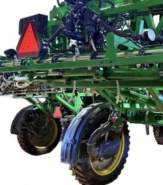 Обприскувач самохідний John Deere R4038
