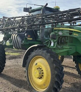 Опрыскиватель самоходный John Deere 4830, 2012 г.в, 4140 м/ч, б/у