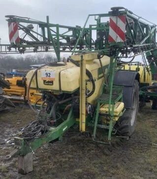 Опрыскиватель прицепной John Deere 624 б/у