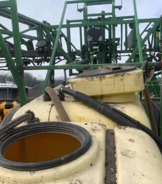 Опрыскиватель прицепной John Deere 624 б/у