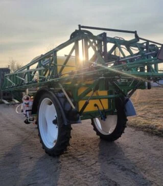 Обприскувач причіпний ВЕКТОР-3000-18