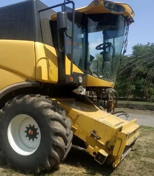 Зернозбиральний комбайн NEW HOLLAND CX 6090, б/в