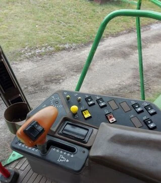 Зернозбиральний комбайн John Deere 9500, 2000 р.в. + жниварка зернова John Deere 922R, б/в