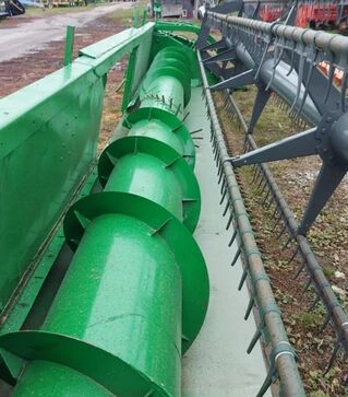 Зернозбиральний комбайн John Deere 9500, 2000 р.в. + жниварка зернова John Deere 922R, б/в