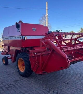 Зернозбиральний комбайн Massey Ferguson 186, 1975 р.в, з Європи, б/в