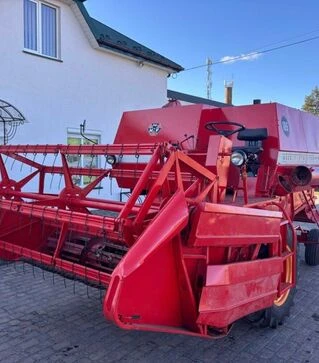 Зернозбиральний комбайн Massey Ferguson 186, 1975 р.в, з Європи, б/в