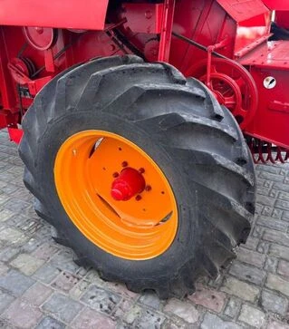 Зернозбиральний комбайн Massey Ferguson 186, 1975 р.в, з Європи, б/в