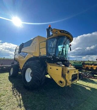 Комбайн NEW HOLLAND CR8.90, 2021 р.в. + жниварки 8P30VA Varifeed 9 м, ZAFFRANI 940N, б/в
