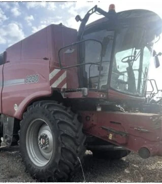 Зерноуборочный комбайн Case IH 8230, 2014 г.в, 1750 м/ч, б/у