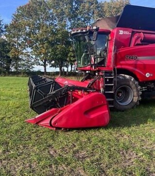 Зерноуборочный комбайн Case IH 7140, 2015 г.в, 1850 м/ч, б/у