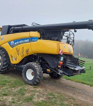 Зерноуборочный комбайн New Holland CR 9.80, 2015 г.в, 2255 м/ч, б/у