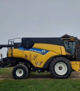 Зерноуборочный комбайн New Holland CR 9.80, 2015 г.в, 2255 м/ч, б/у