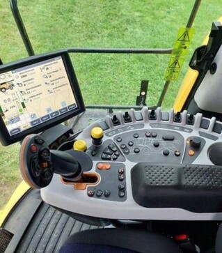 Зерноуборочный комбайн New Holland CR 9.80, 2015 г.в, 2255 м/ч, б/у