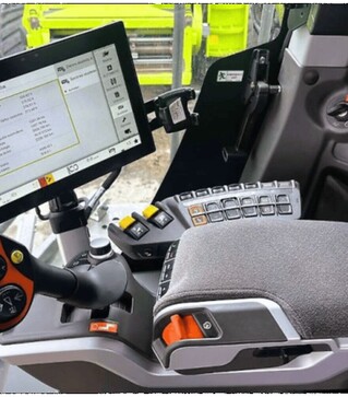 Зерноуборочный комбайн Claas Lexion 6800, 2021 г.в, 700 м/ч, б/у