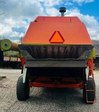 Зернозбиральний комбайн Dronningborg D 7000 S м/год, б/в