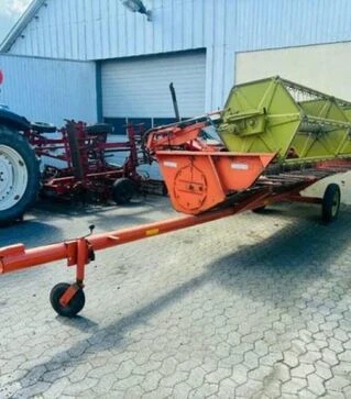 Зернозбиральний комбайн Dronningborg D 7000 S м/год, б/в