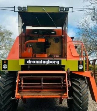 Зернозбиральний комбайн Dronningborg D 7000 S м/год, б/в
