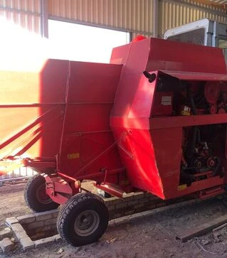 Зернозбиральний комбайн Massey Ferguson 330, 2000 р.в, 5000 м/год, б/в