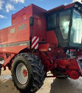 Зерноуборочный комбайн Case IH 1680, 1989 г.в, 4955 м/ч, б/у