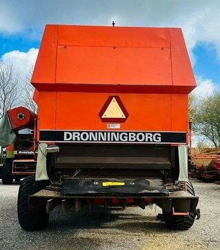Зерноуборочный комбайн Dronningborg D9000, 2000 г.в, 5000 м/ч, б/у