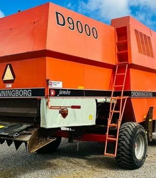 Зерноуборочный комбайн Dronningborg D9000, 2000 г.в, 5000 м/ч, б/у