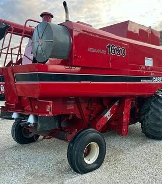 Зерноуборочный комбайн Case IH 1660, 1986 г.в, 3396 м/ч, б/у