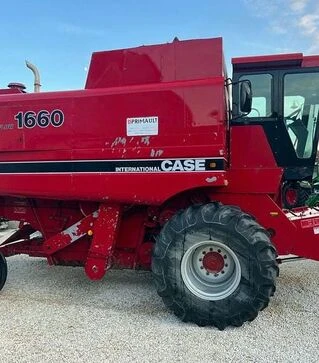 Зерноуборочный комбайн Case IH 1660, 1986 г.в, 3396 м/ч, б/у