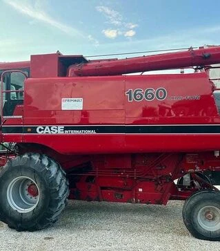 Зерноуборочный комбайн Case IH 1660, 1986 г.в, 3396 м/ч, б/у