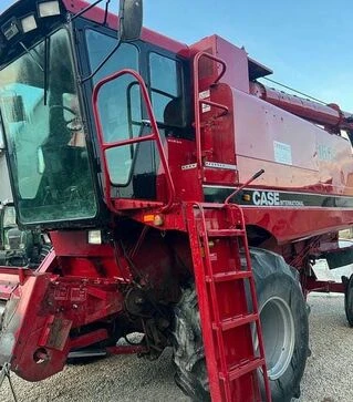 Зерноуборочный комбайн Case IH 1660, 1986 г.в, 3396 м/ч, б/у