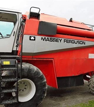 Зерноуборочный комбайн Massey Ferguson 7238, 2001 г.в, 1608 м/ч, б/у