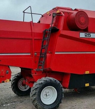 Зернозбиральний комбайн Massey Ferguson 25, 1997 р.в, 2214 м/год, б/в