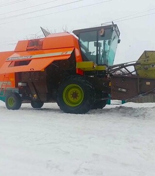 Зернозбиральний комбайн Dronningborg D4500, 1986 р.в., 5000 м/год, б/в