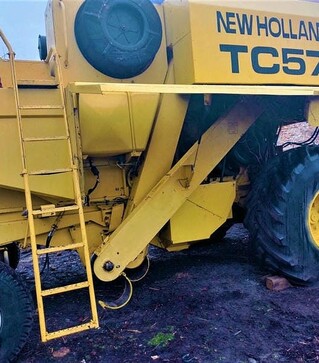 Зерноуборочный комбайн New Holland TC 57, 1997 г.в, 2826 м/ч, б/у