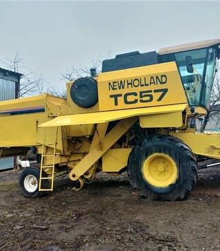 Зерноуборочный комбайн New Holland TC 57, 1997 г.в, 2826 м/ч, б/у