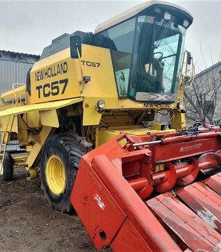 Зерноуборочный комбайн New Holland TC 57, 1997 г.в, 2826 м/ч, б/у
