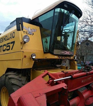 Зерноуборочный комбайн New Holland TC 57, 1997 г.в, 2826 м/ч, б/у