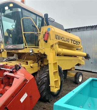 Зерноуборочный комбайн New Holland TC 57, 1997 г.в, 2826 м/ч, б/у